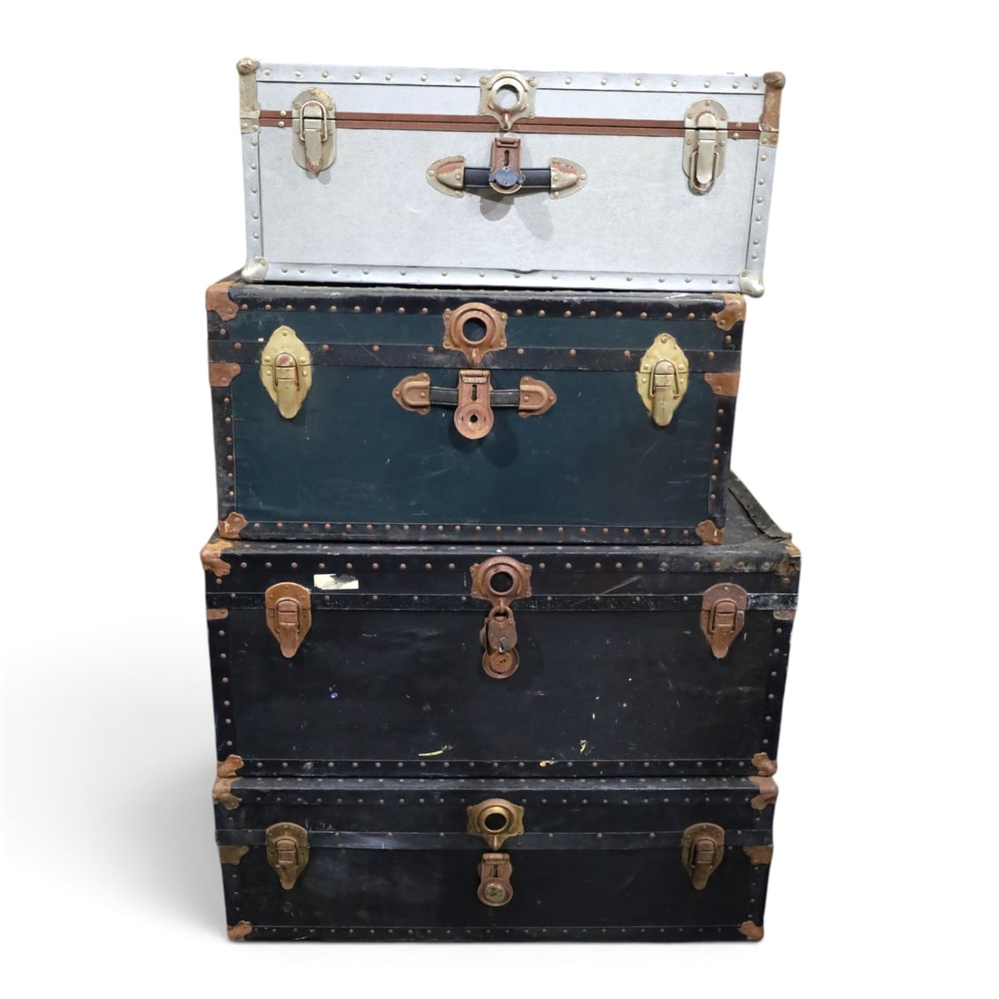 Grouping of Traveling Steamer Trunks (1 of 7)