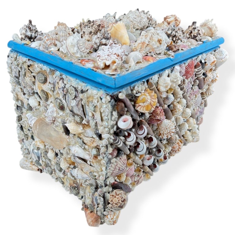 Large Shell Encrusted Box: Large Shell Encrusted "Treasure" Box. With "beach treasure" interior floor. Unsigned. Measures 12" x 16" x 10" Condition: Good condition. Estimate 400 - 600 Domestic shipping Third Party