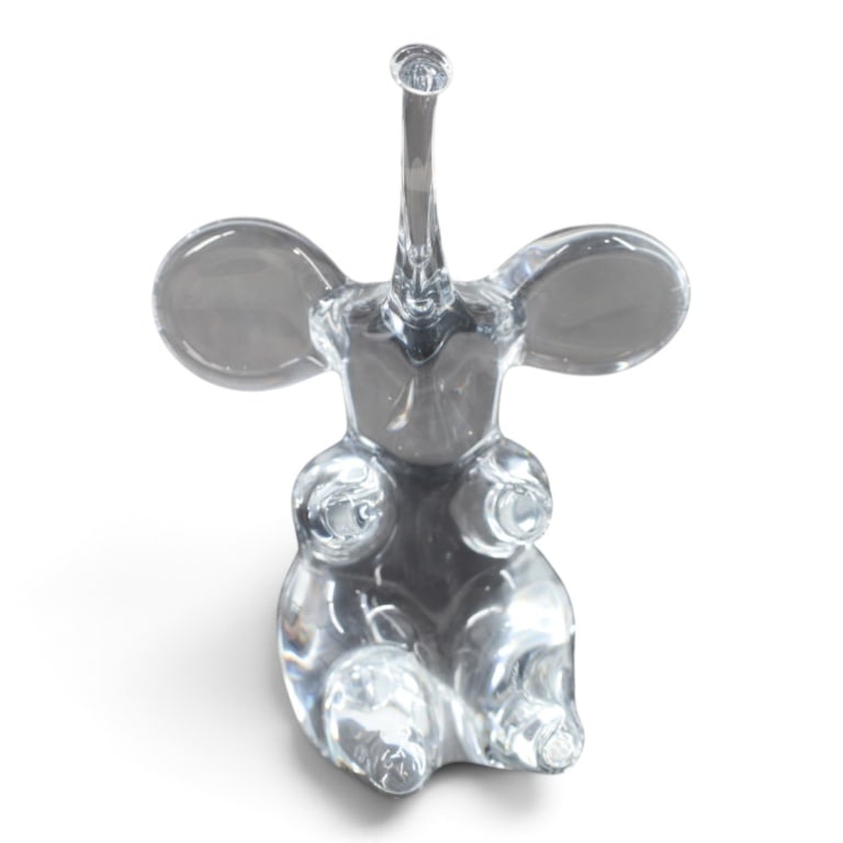 Vintage Daum Art Glass Elephant Figure: Vintage Daum Art Glass Elephant Figure. Signed. Measures 9-3/4" H x 7-1/2" W. Condition: Good condition. Estimate 60 - 120 Domestic shipping Third party