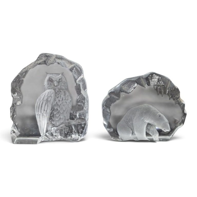 2 Mats Jonasson Swedish Art Glass Sculptures: 2 Mats Jonasson Swedish Art Glass Sculptures. Includes Polar Bear, 4-1.2" and Owl, 6". Signed. Condition: Good condition. Estimate 40 - 80 Domestic shipping Third party