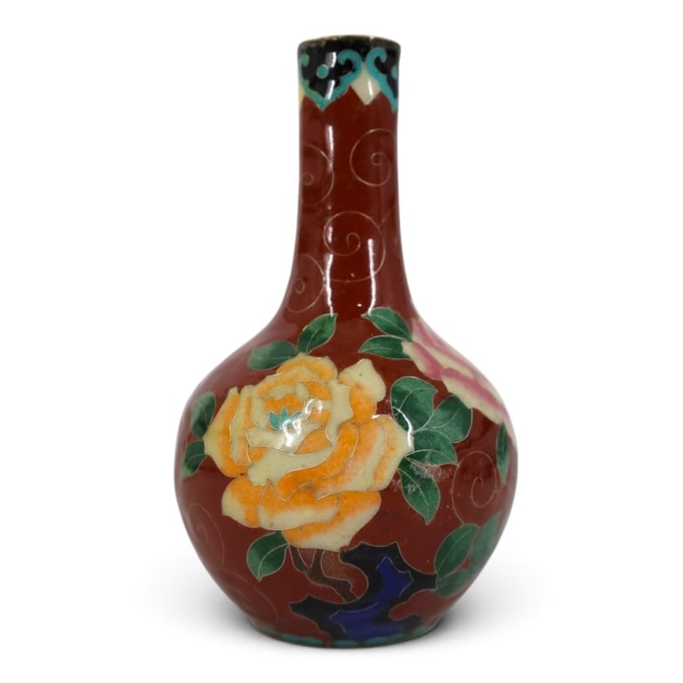 Vintage Chinese Cloisonne Enameled Porcelain Vase: Vintage Chinese Cloisonne Porcelain Vase. Pretty floral motif. Unsigned. Measures 8". Condition: Good condition. Estimate 50 - 100 Domestic shipping Third Party