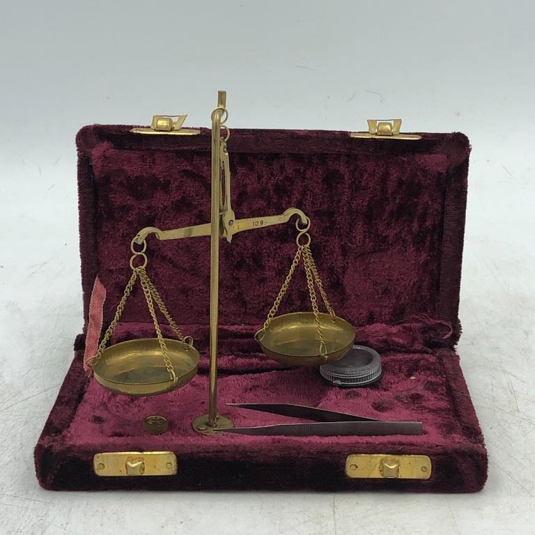 SMALL MOBILE SCALE IN CASE: SMALL MOBILE SCALE IN CASE