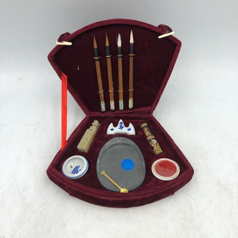 PAINTING KIT IN FELT BOX (1 of 5)