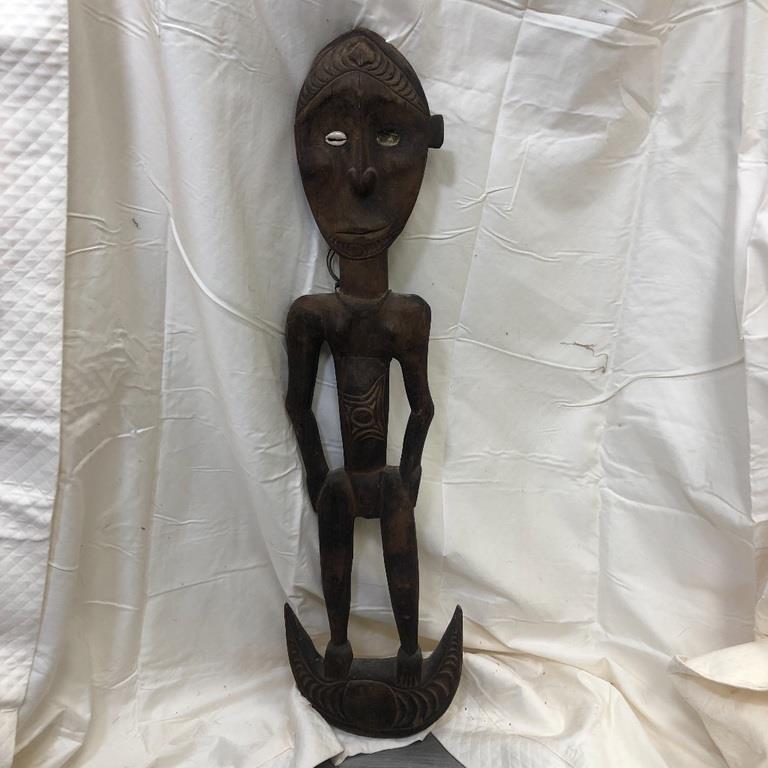 WOODEN CARVED AFRICAN WALL HANGING (1 of 5)