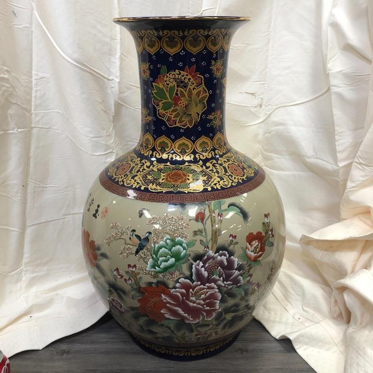 PAINTED ASIAN VASE 24" (1 of 5)