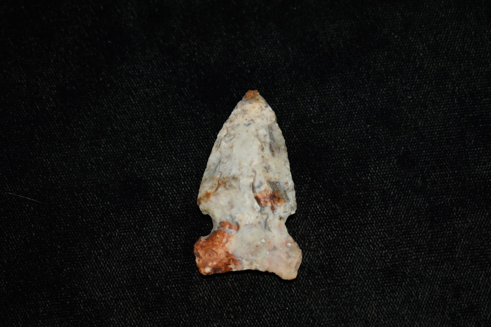 1 3/4" Godar Arrowhead: 1 3/4" Godar Arrowhead found by Giles Sailer in Knox County Illinois. Ancient Arrowhead Indian Artifact