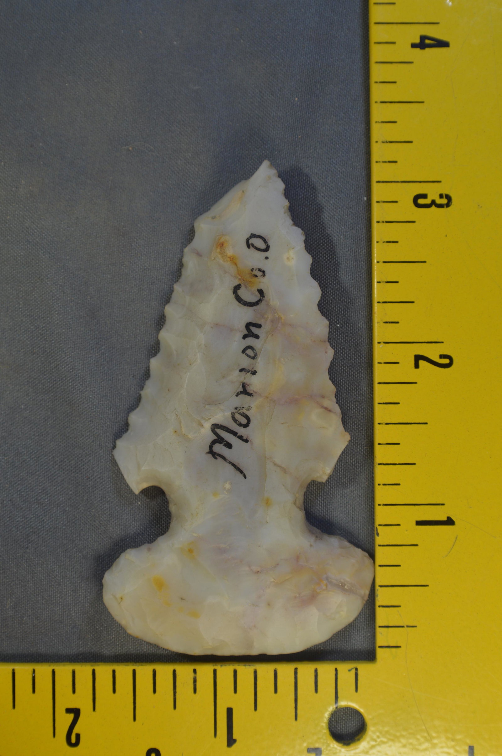3 1/16" Flint Ridge Thebes. Marion Co. OH.: 3 1/16" Flint Ridge Thebes Found in Marion Co. Ohio. 1 11/16" Wide. Ex: J. G. Braecklein Collection.