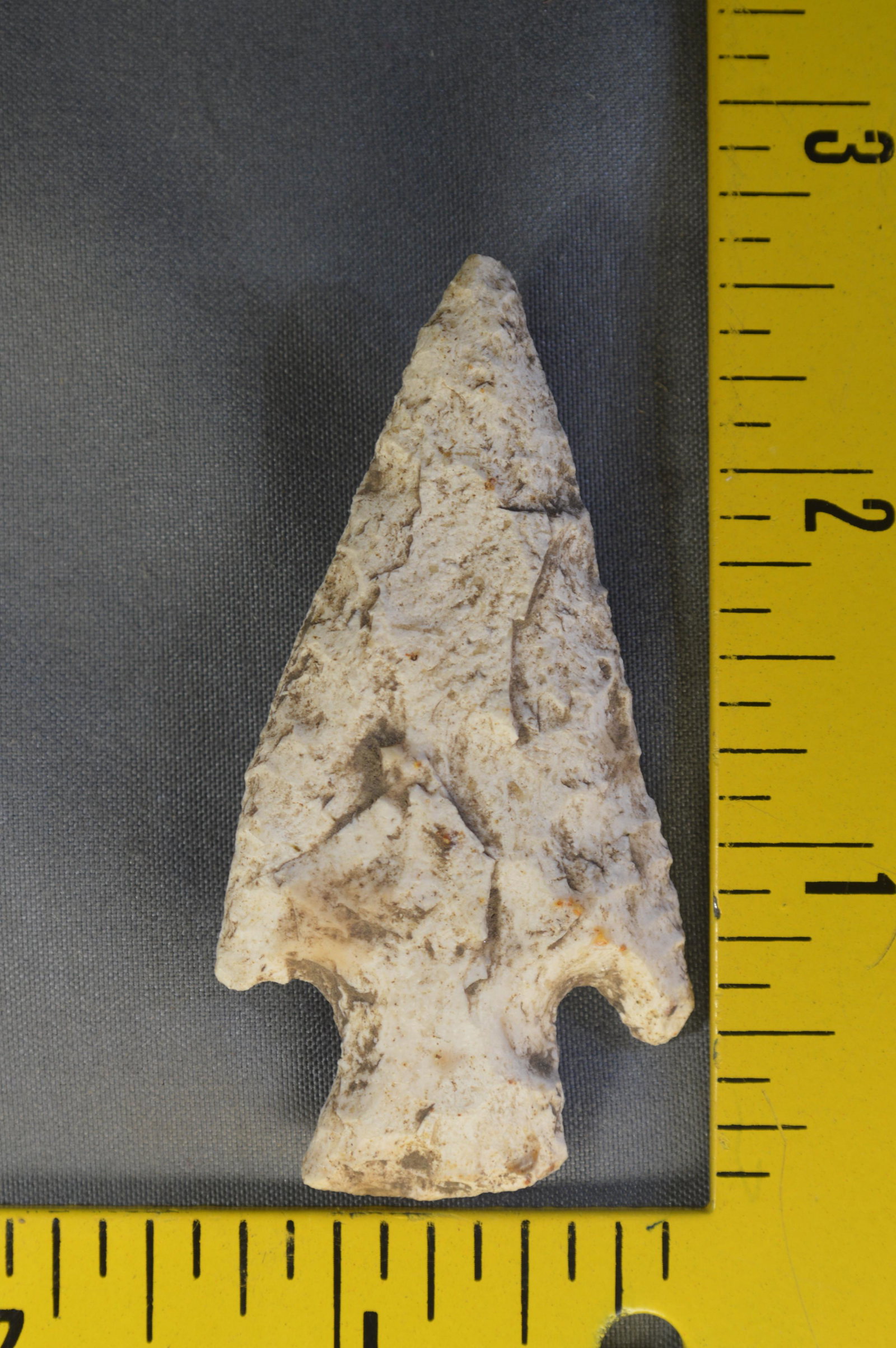2 1/2" Apple Creek Arrowhead. Pike Co. IL.: 2 1/2" Apple Creek Arrowhead Found in Pike Co. Illinois. 1 5/16" Wide.