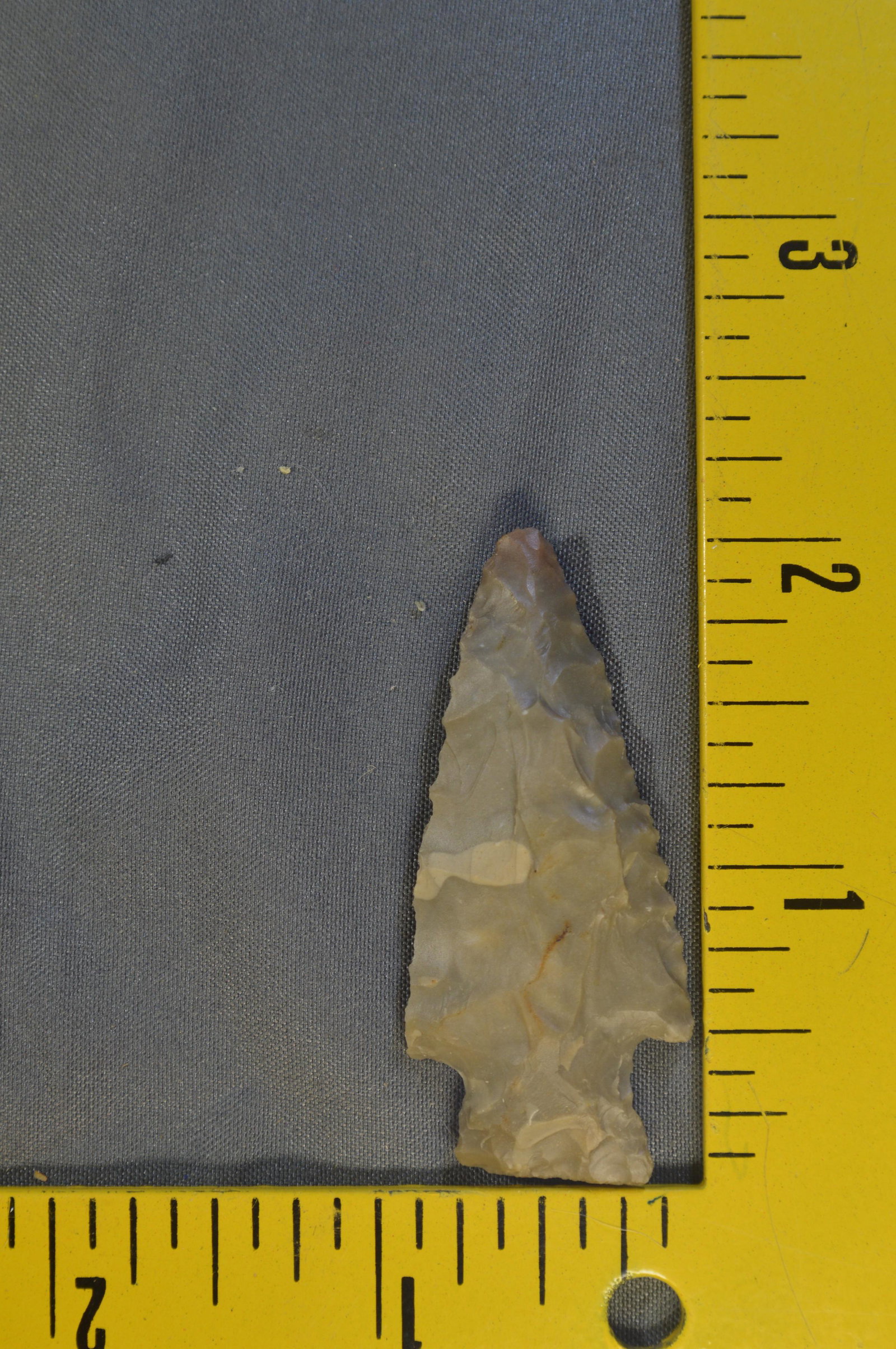 2" Darl Arrowhead. Ex; Museum Collection.: 2" Darl Arrowhead Found in Texas. 7/8" Wide. Ex: Ben Winchester Collection.