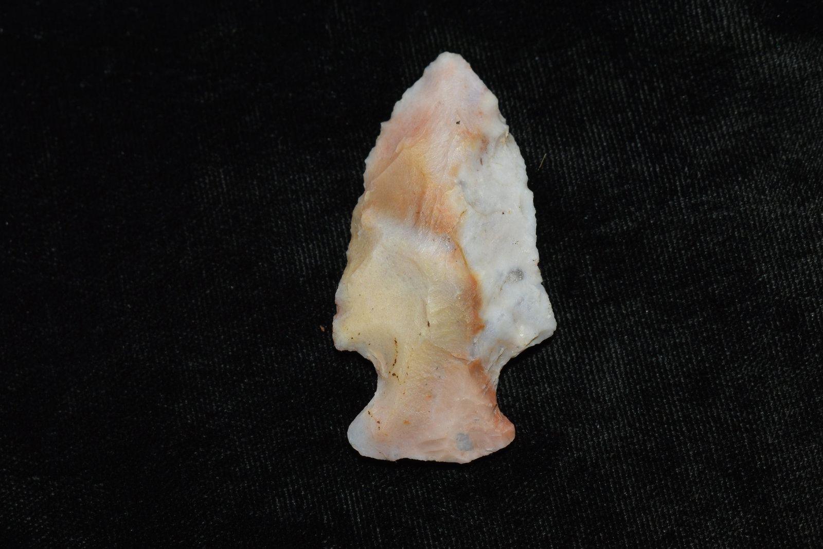 2 1/8" Flint Ridge Woodland Arrowhead: 2 1/8" Flint Ridge Woodland Arrowhead found in Warren County, Ohio by James Miracle. James hunted sites about one mile from the famous Fort Ancient Site. Ancient Arrowhead Indian Artifact