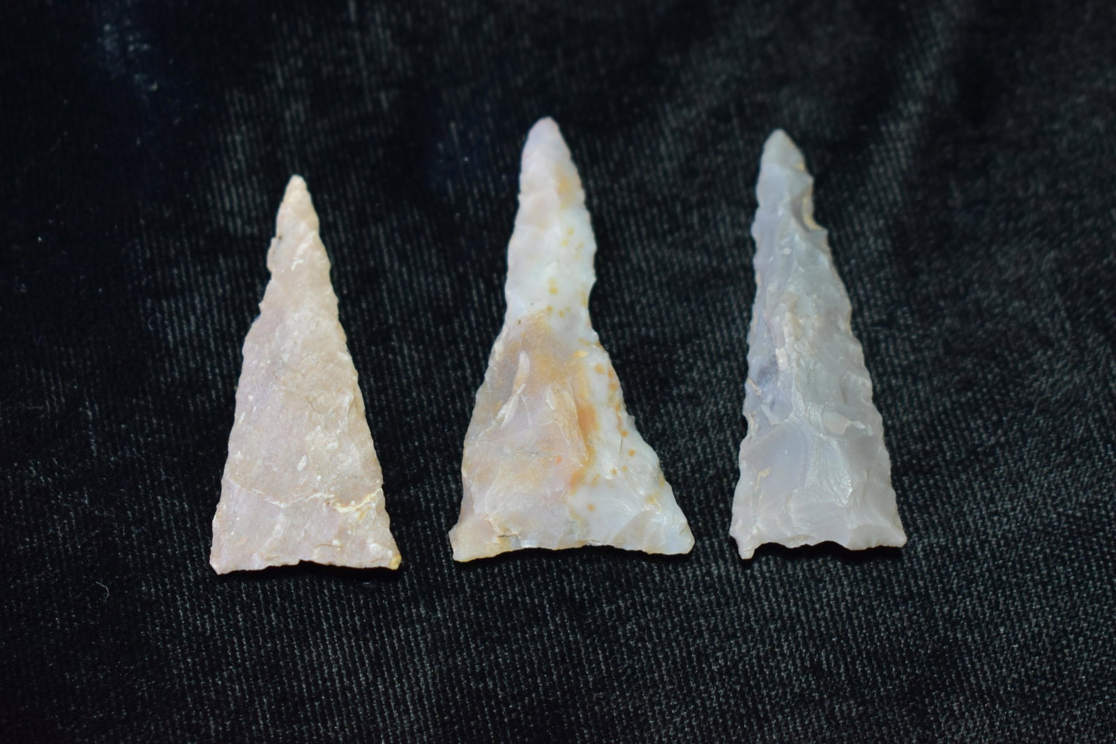 3 Madison Arrowheads from Ohio: 3 Madison Arrowheads found in Warren County, Ohio by James Miracle. James hunted sites about one mile from the famous Fort Ancient Site. 1 1/2" to 1 5/8" Ancient Arrowheads Indian Artifacts