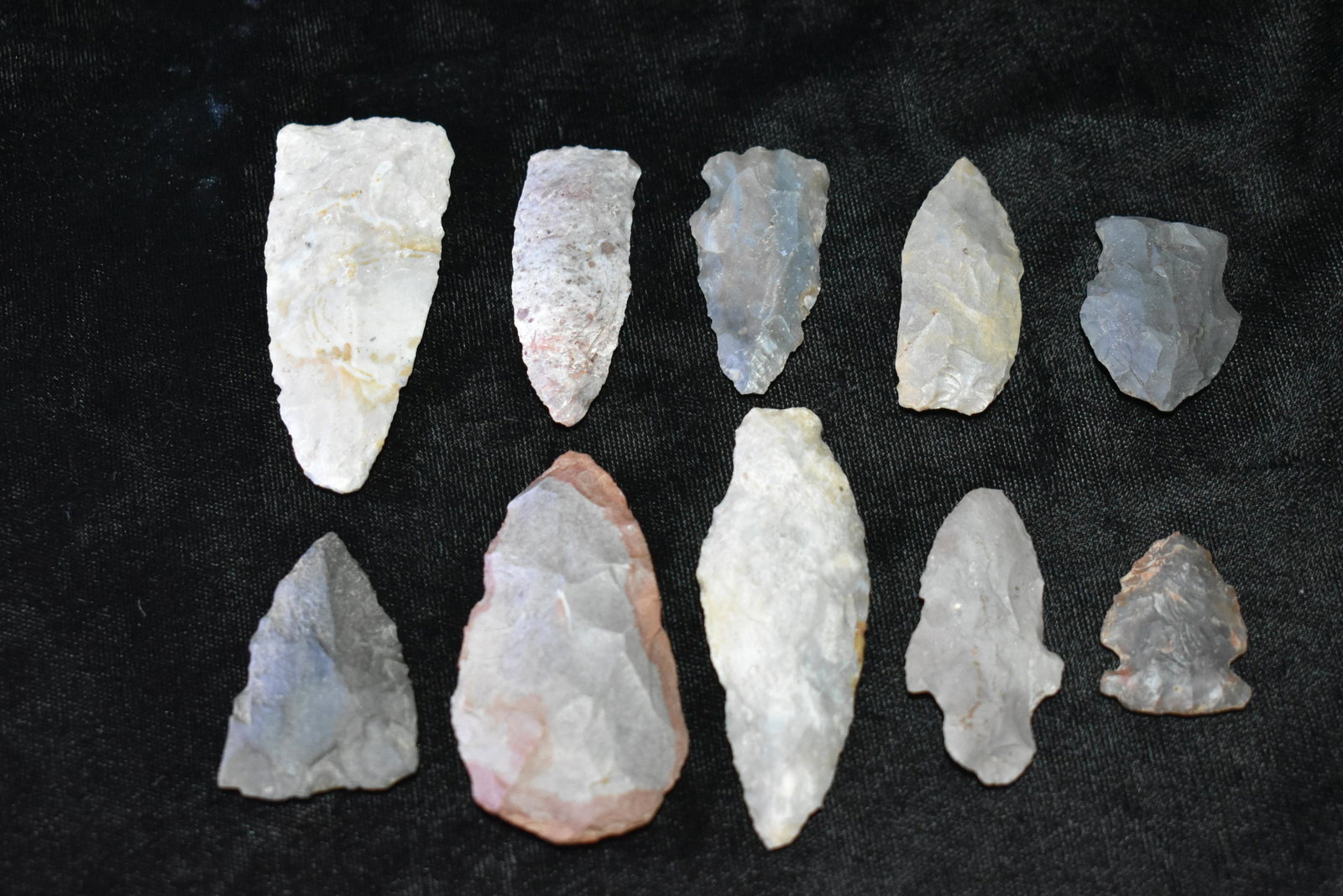 10 Arrowheads found in Ohio: 10 Arrowheads found in Warren County, Ohio by James Miracle. James hunted sites about one mile from the famous Fort Ancient Site. Sizes range from 1" by 2 3/8". Ancient Arrowhead Indian Artifact