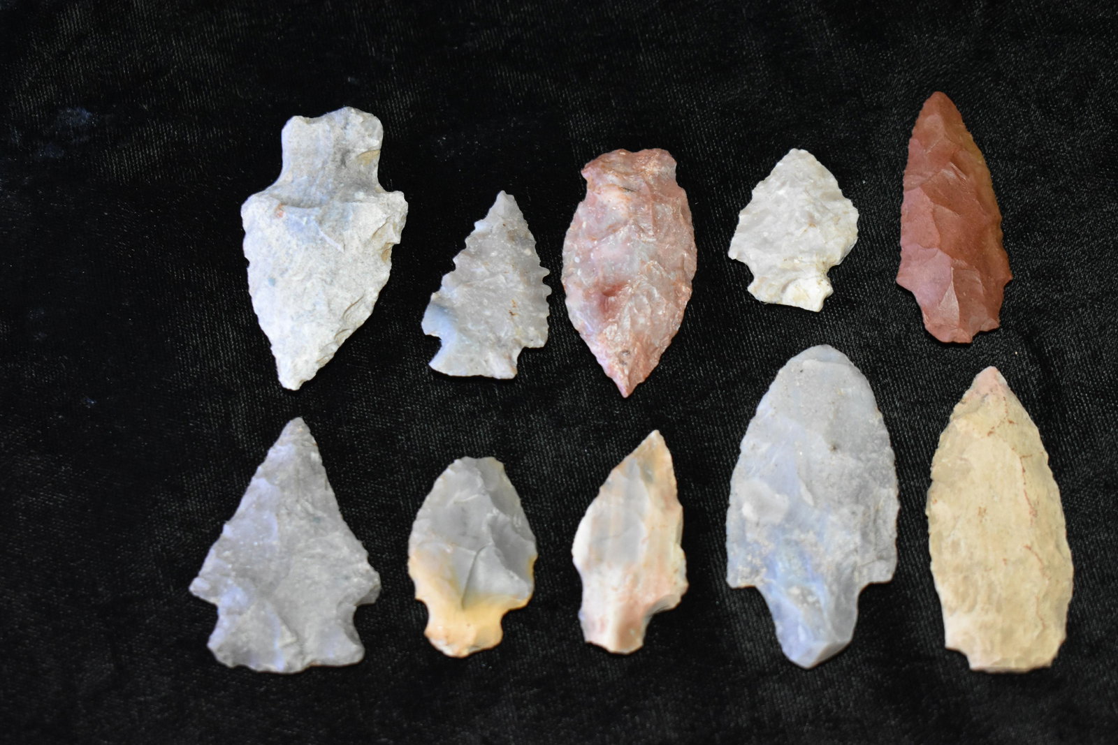 10 Arrowheads found in Ohio: 10 Arrowheads found in Warren County, Ohio by James Miracle. James hunted sites about one mile from the famous Fort Ancient Site. Sizes range from 1 1/8" by 2 1/8". Ancient Arrowhead Indian Artifact