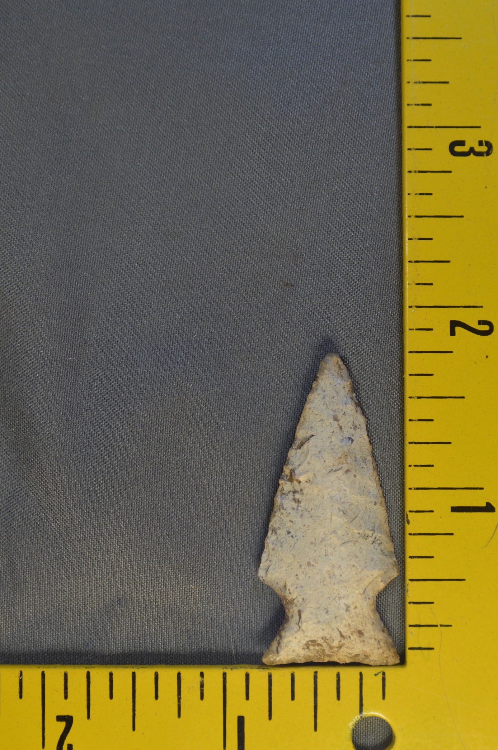 1 3/4" Steuben Arrowhead. Montgomery Co. MO.: 1 3/4" Steuben found in Montgomery Co. Missouri. 13/16" Wide.