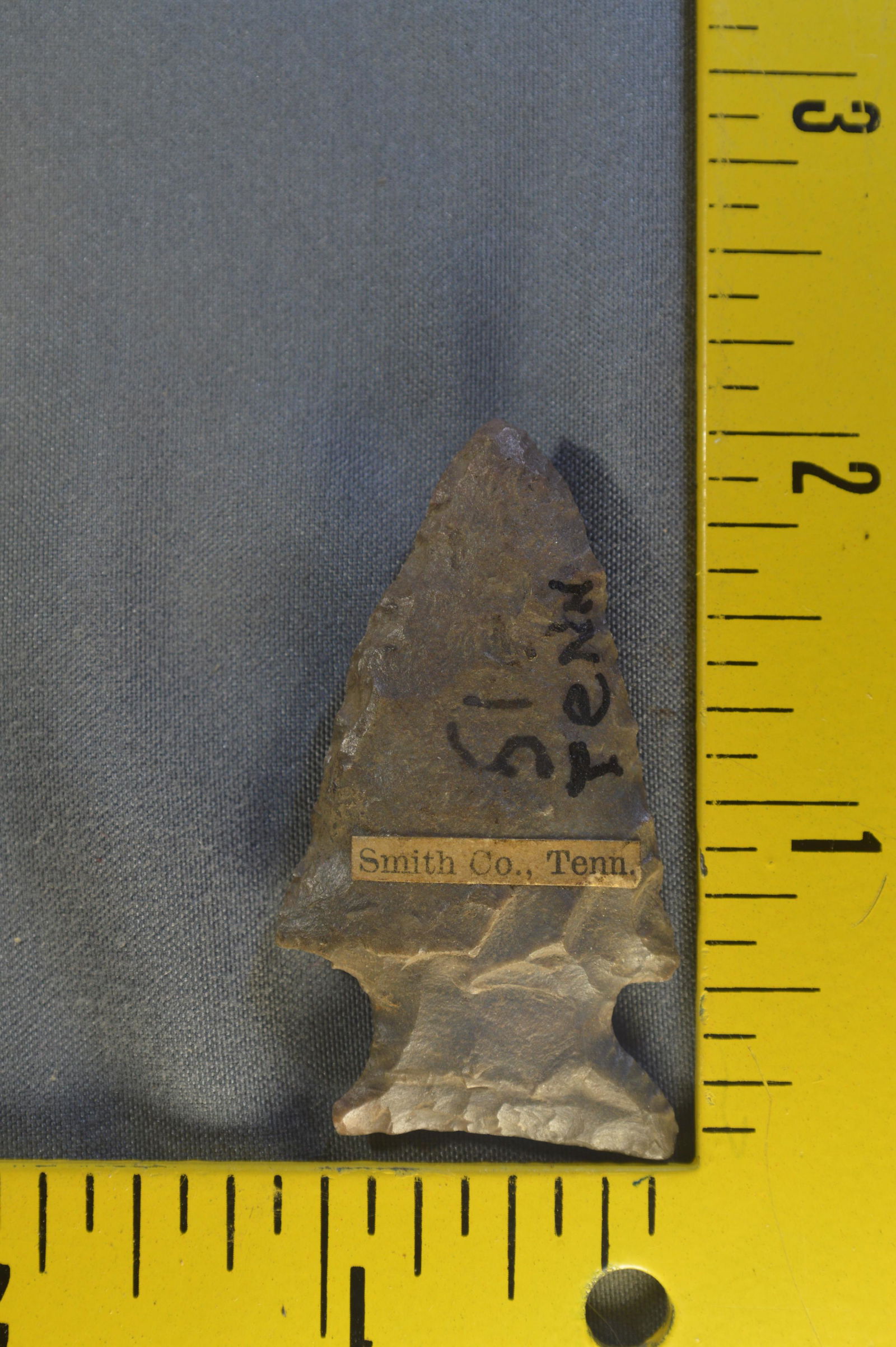 2" Big Sandy Arrowhead. Smith Co. TN.: 2" Big Sandy Arrowhead Found in Smith Co. Tennessee. 1 1/16" Wide.