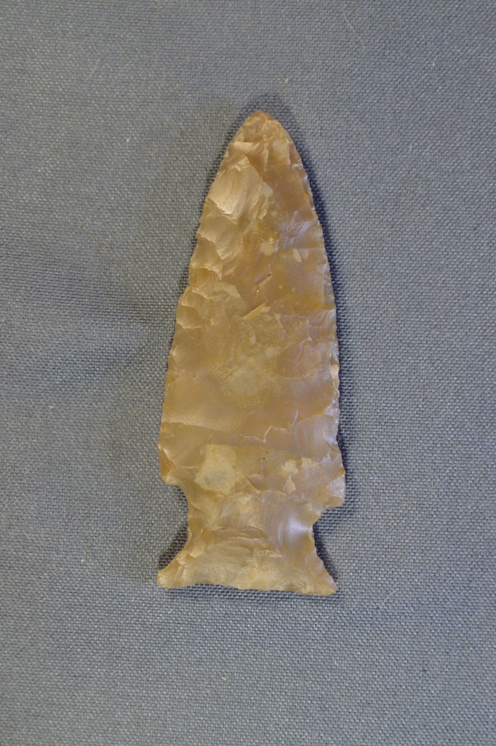 2" Early Stemmed Arrowhead (1 of 6)