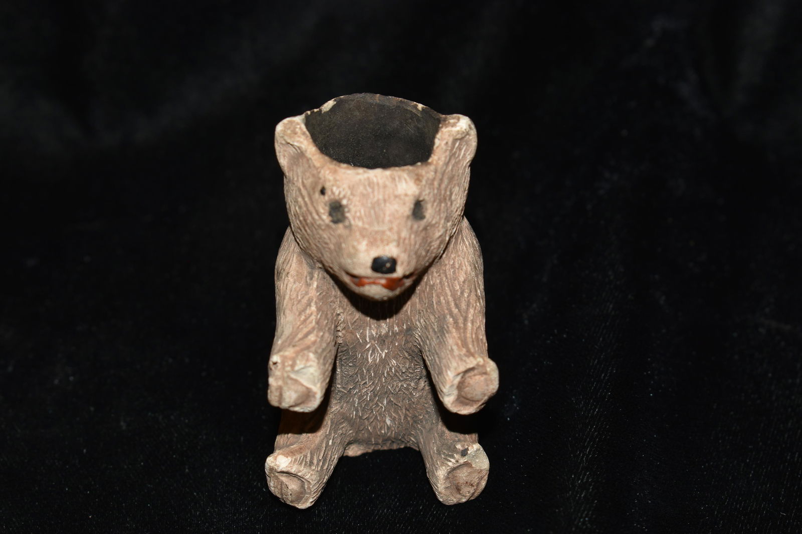 2 1/4" Bear Pottery Pipe (1 of 4)
