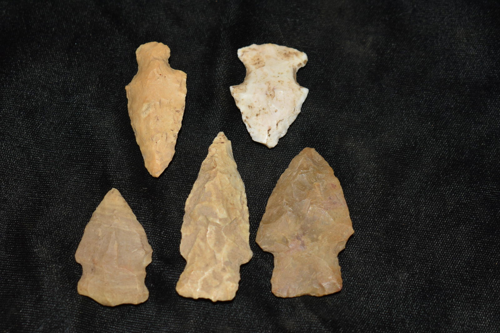 5 Arrowheads from St, Francois County, Mo (1 of 3)