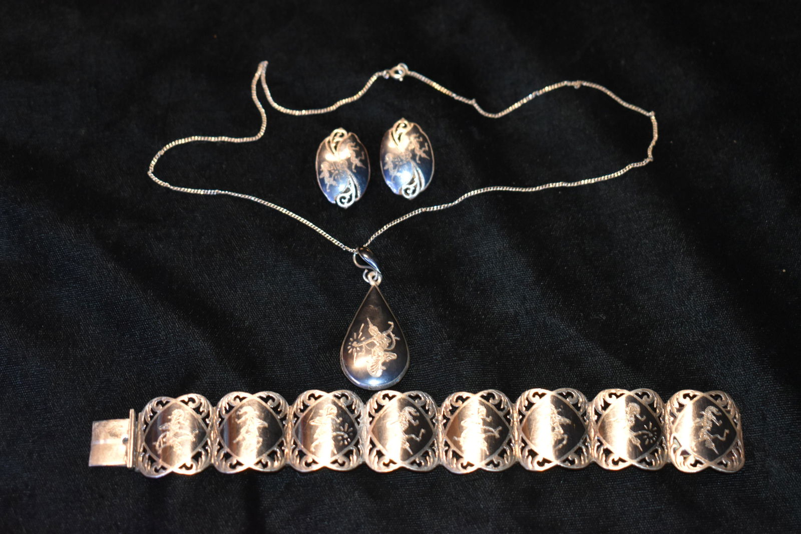 Vintage Silver Jewelry Set (1 of 5)