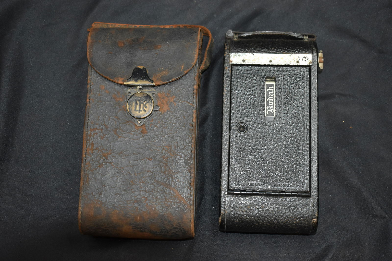 No. 1 Kodak Junior Model-A Camera With original leather (1 of 6)