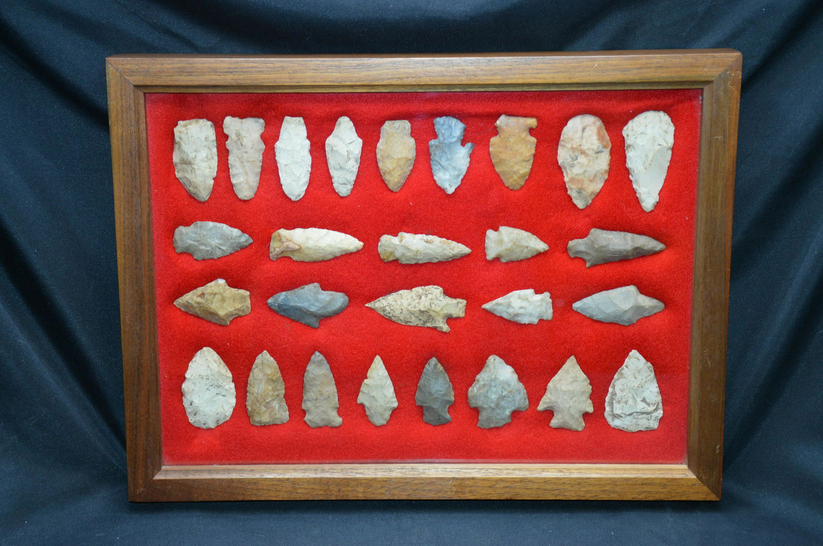 Frame of 27 Arrowheads Authentic (1 of 6)
