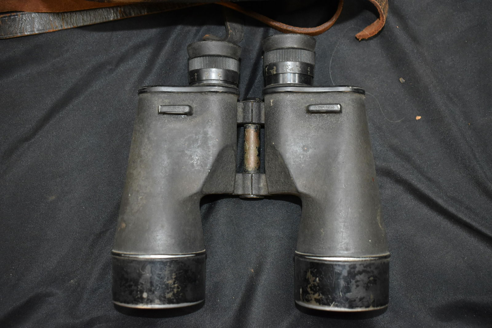 Bausch & Lomb 7x50  U.S. Navy Binoculars (1 of 8)