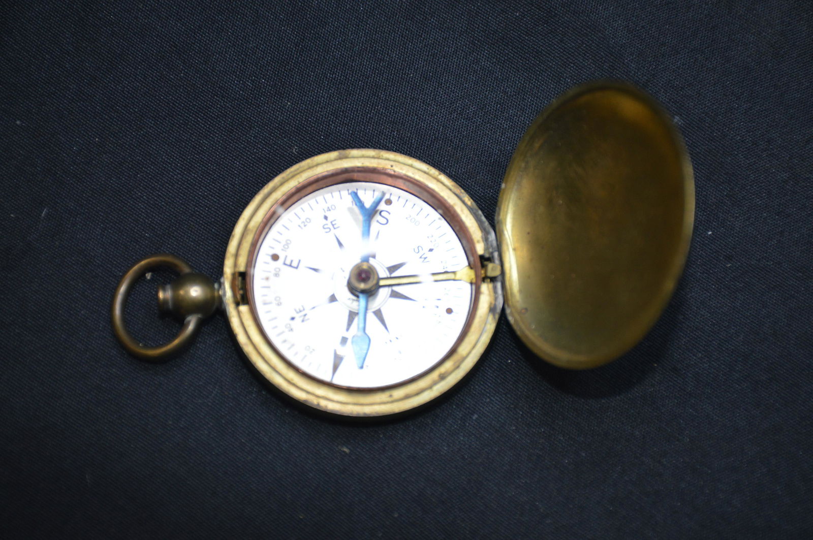 U.S.C.E. Compass: Brass color in Great working condition.