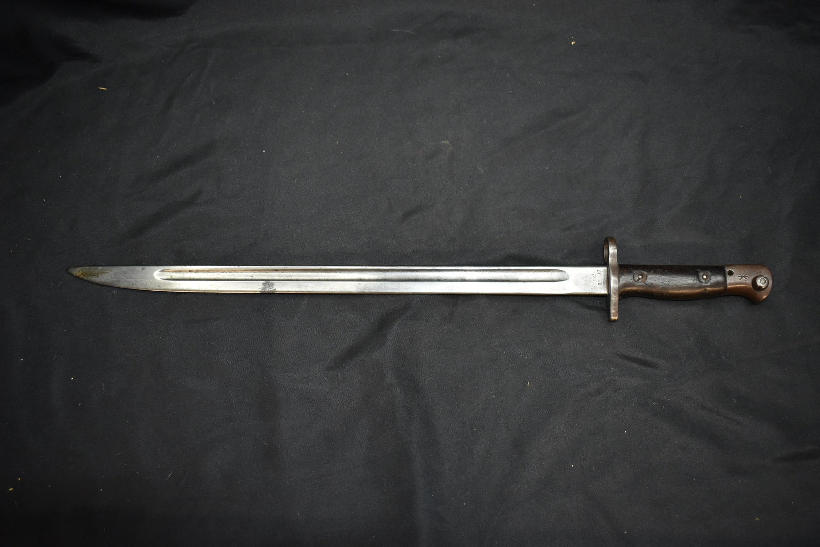 Sanderson 1917 SMLE 1907 Bayonet: For use with the Lee Enfield rifle NO.1 MK3 or 3. In great condition. The sheath is missing.