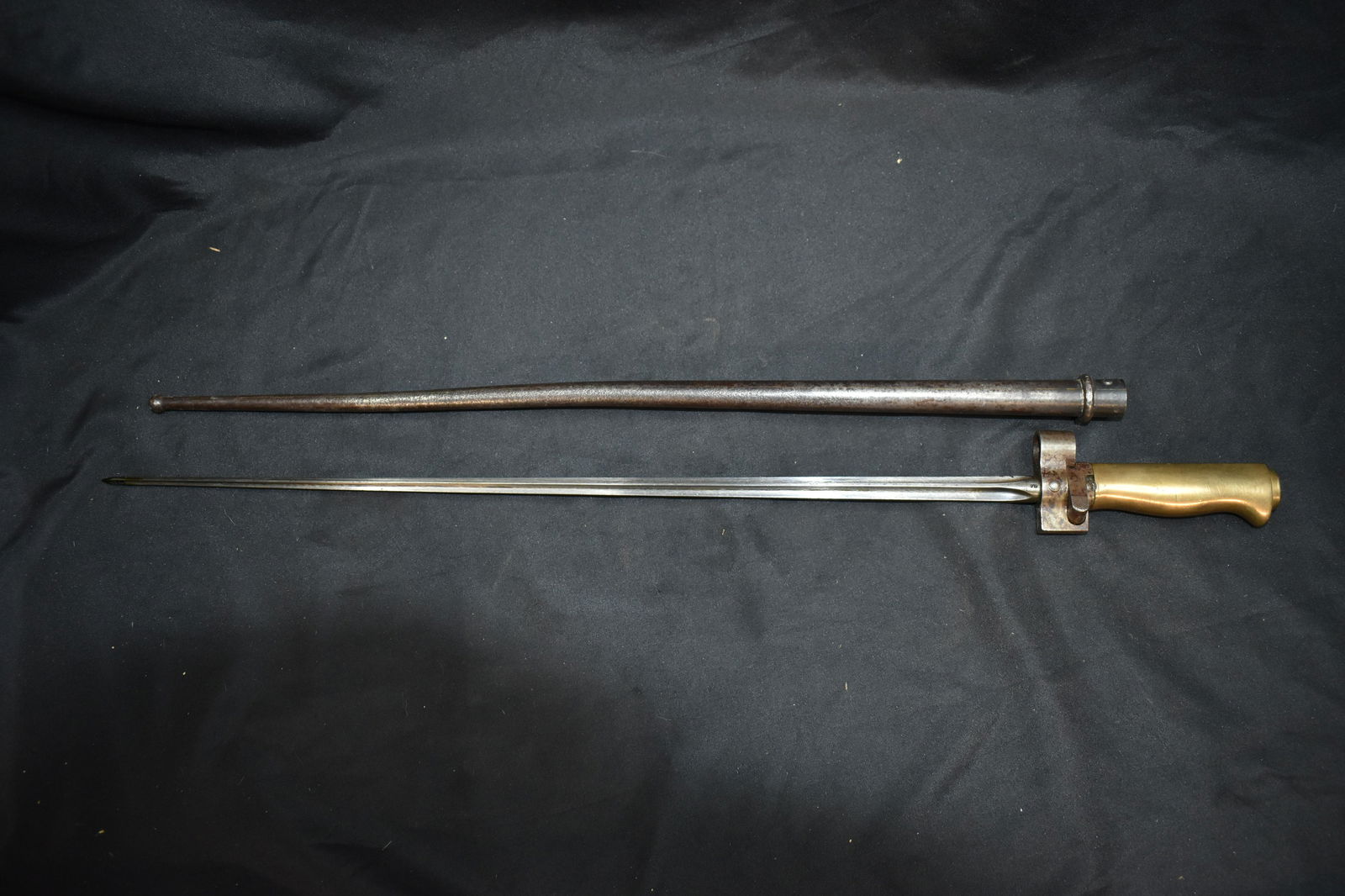 French Lebel Bayonet Model 1886 (1 of 10)