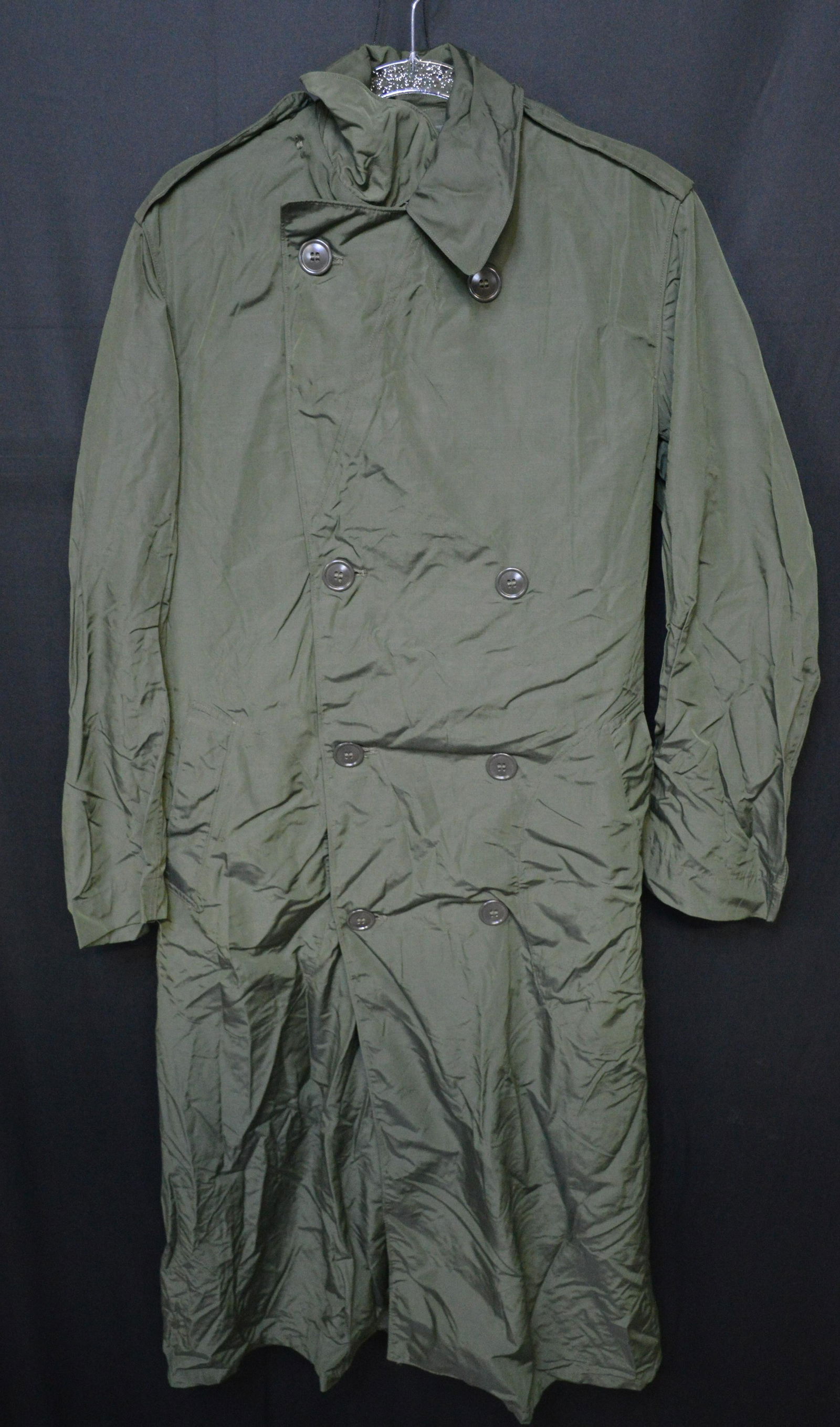 Long U.S. Marine Korean War Trench Coat (1 of 6)