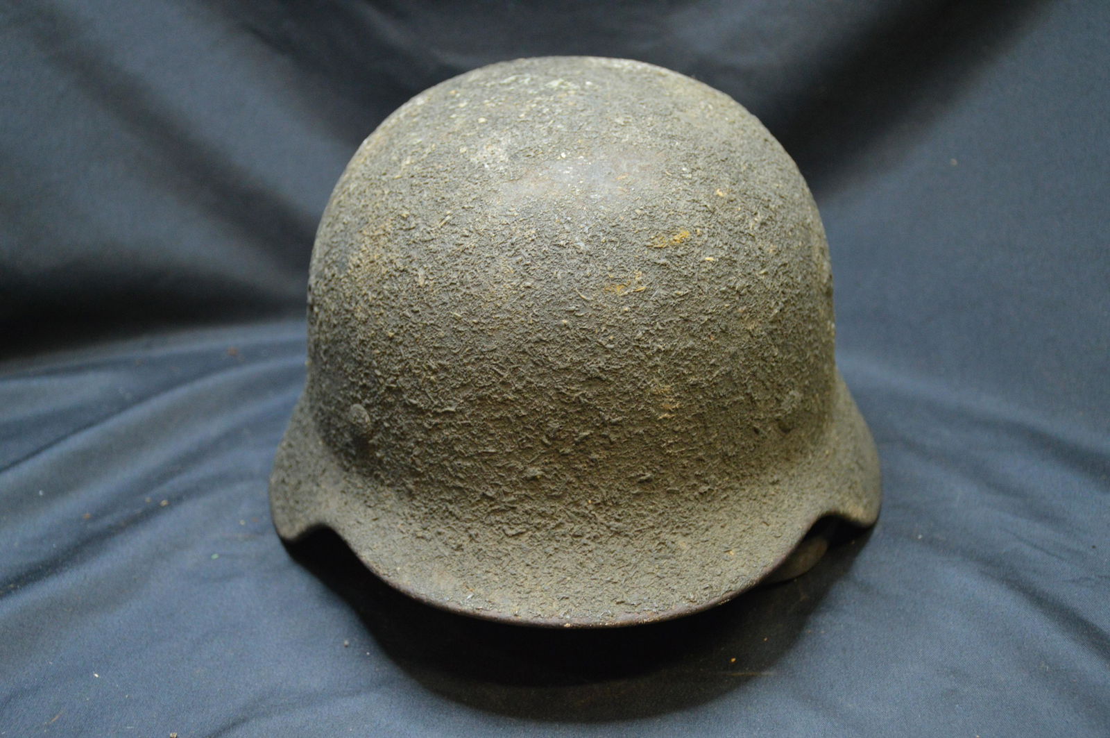 Original WW2 M35 German Helmet (1 of 10)