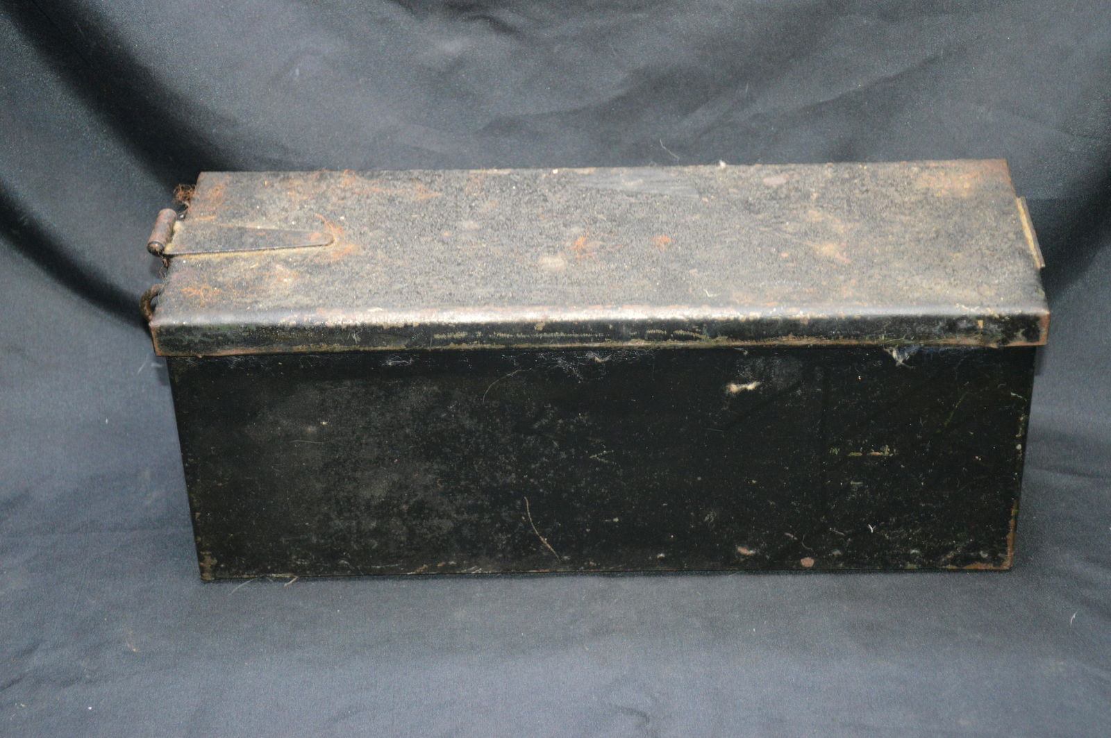Vintage Metal Ammo Can or Strongbox (1 of 5)