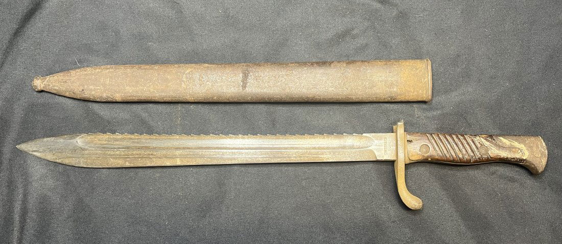 German WW1 Simson & Co. Suhl Saw Back Bayonet. (1 of 9)
