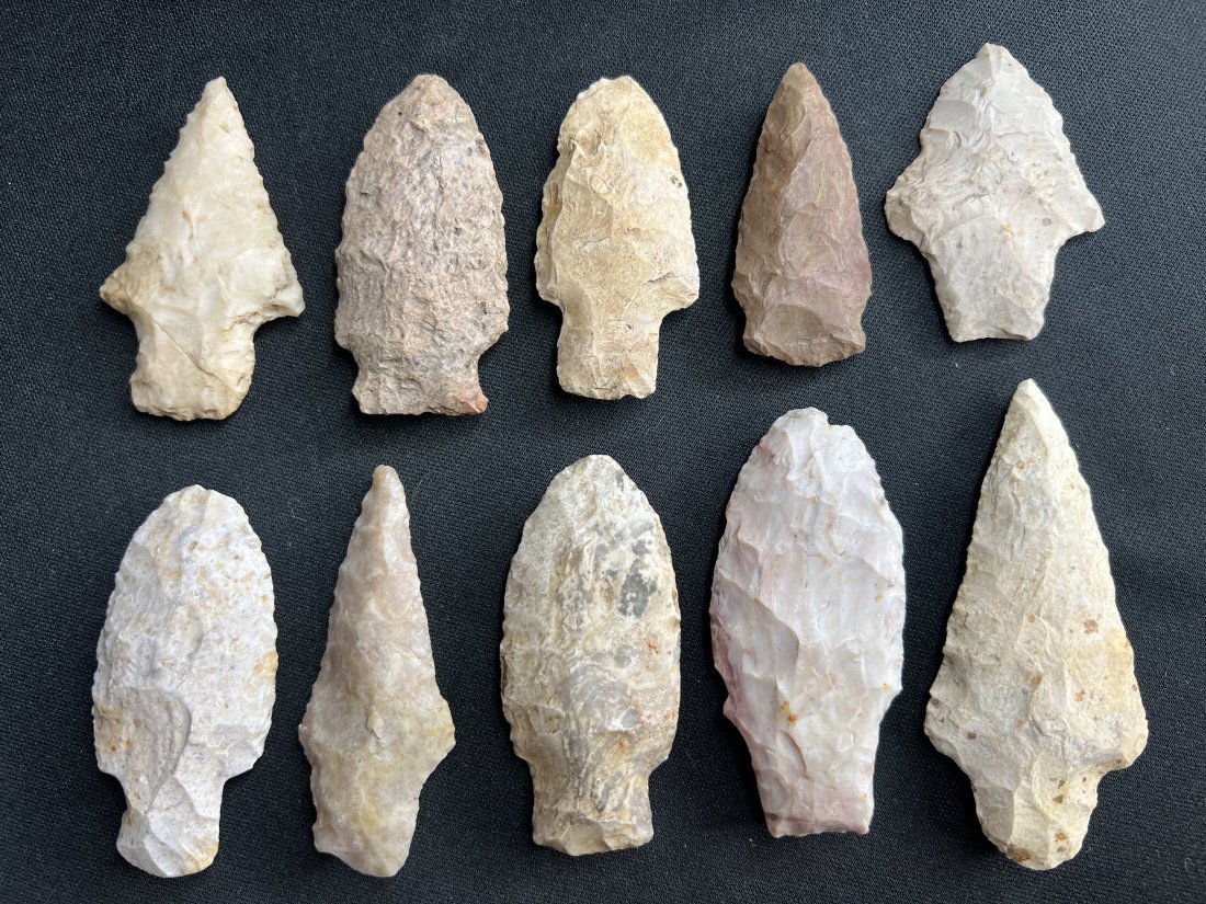 10 Stemmed Arrowheads (1 of 5)