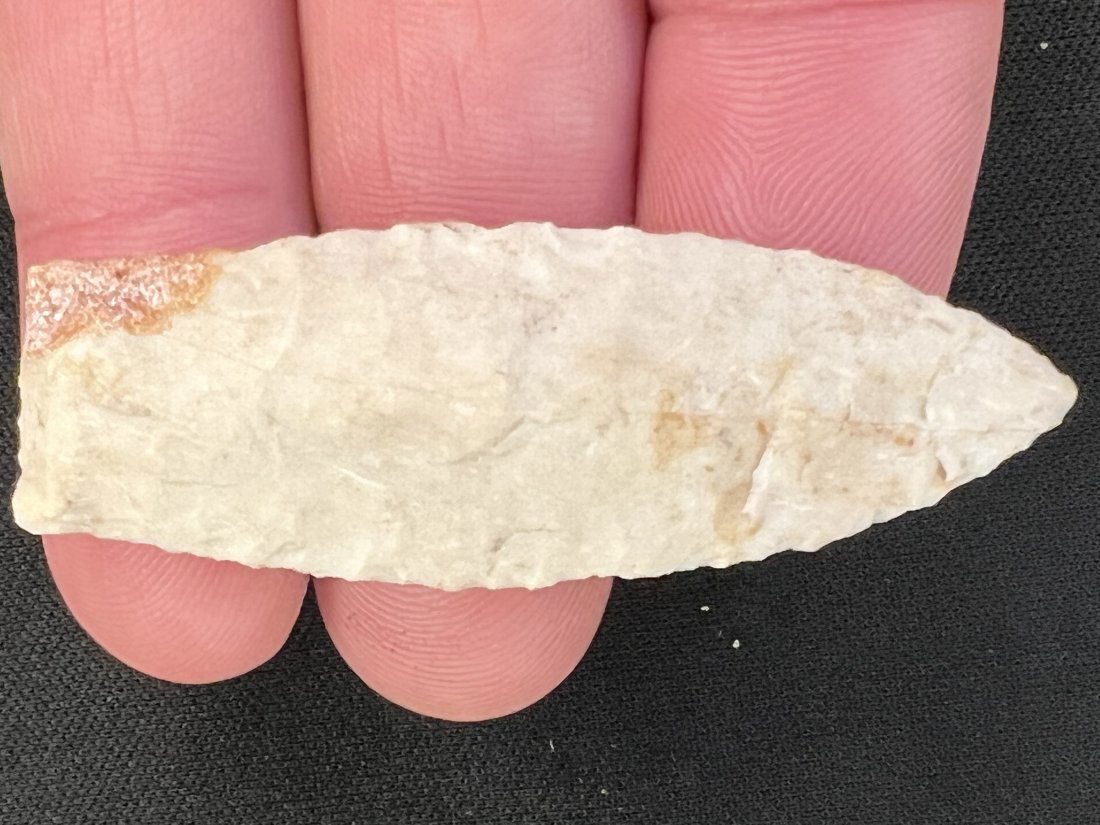 2 7/16" Agate Basin Arrowhead (1 of 9)