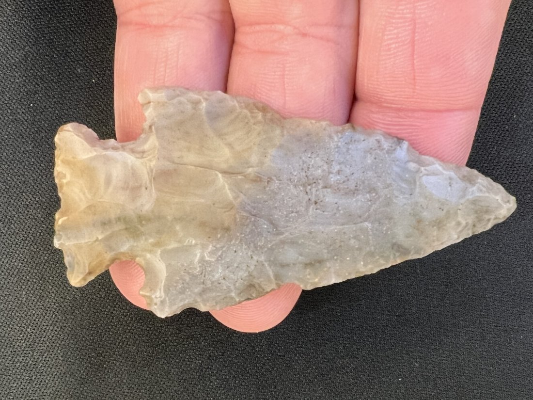 3" Flint Ridge Hopewell Arrowhead: 1 1/2" Wide. Made from flint ridge chert. Found in Ashland Co. OH.