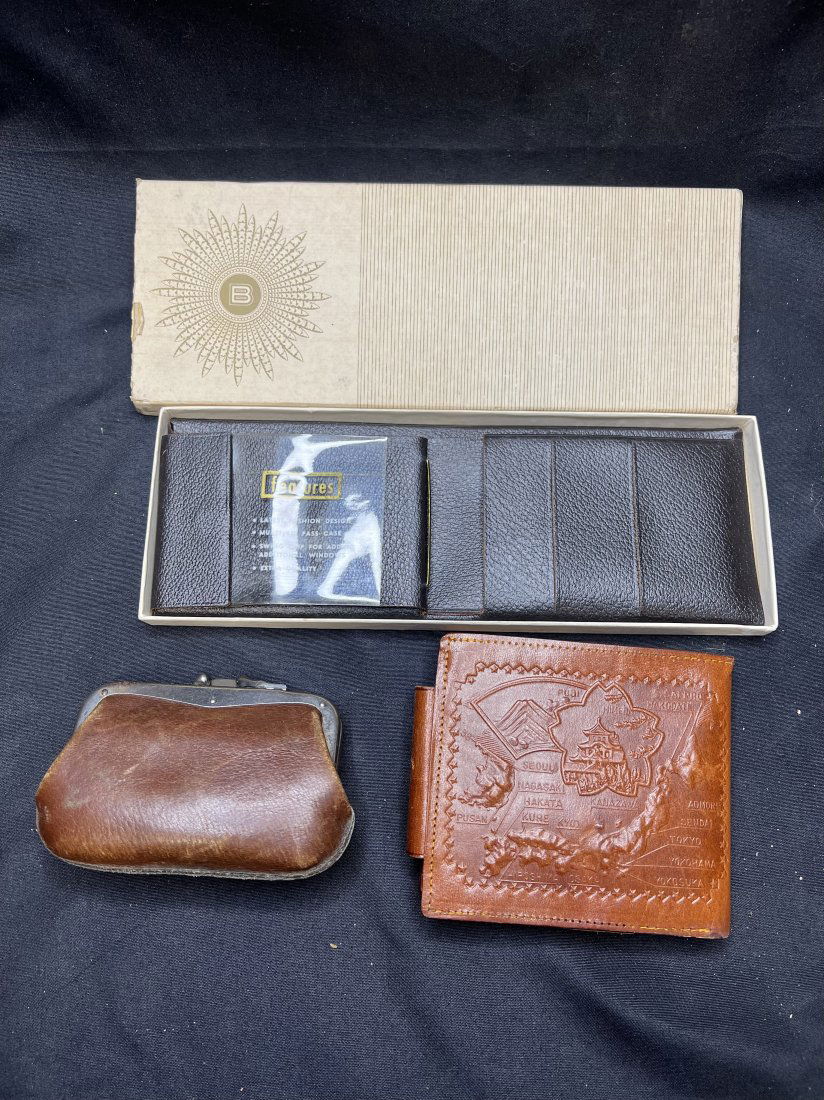 Vintage Leather Wallets and a Change Purse (1 of 5)