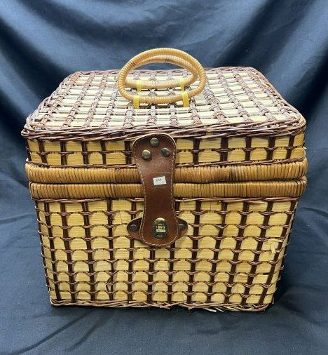 Antique Wicker Creel Basket for Trout Fishing (1 of 7)