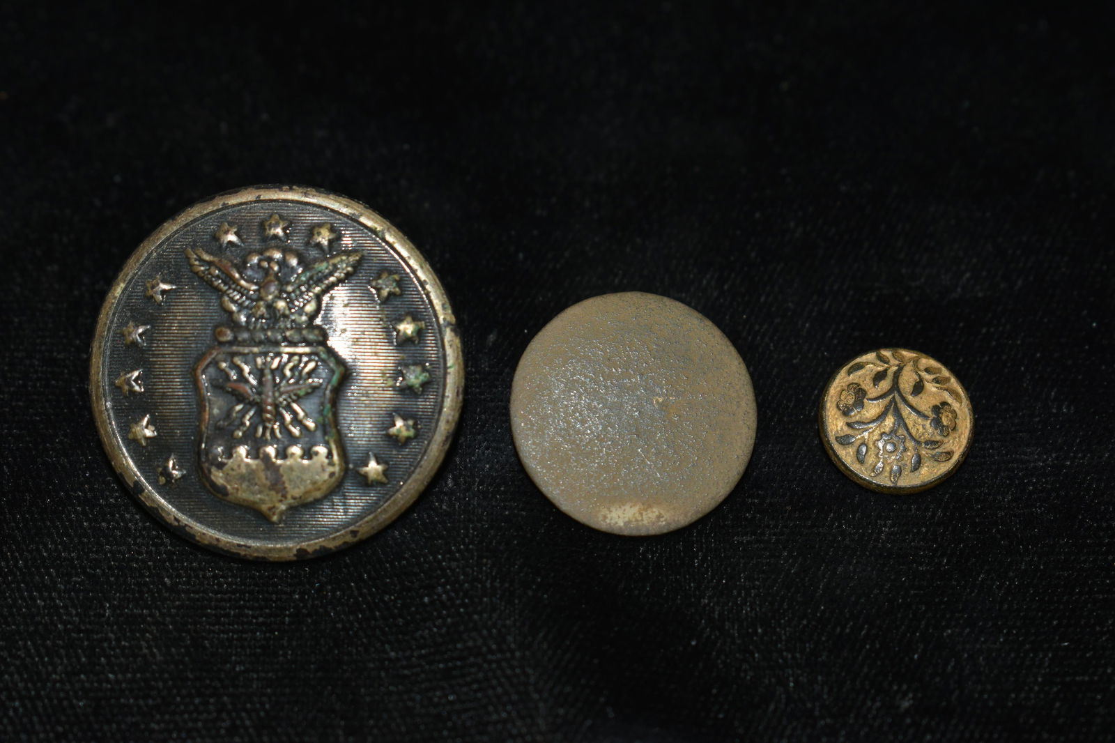 2 Civil War Buttons (1 of 5)