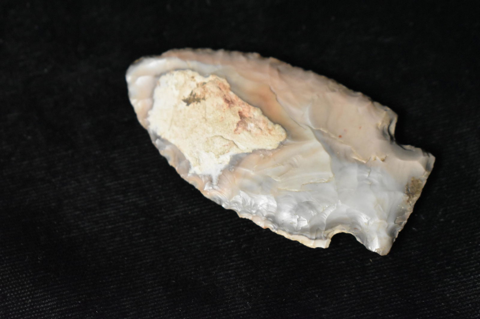 2 3/4" Oustanding Grey Tabular Ferry Arrowhead (1 of 5)