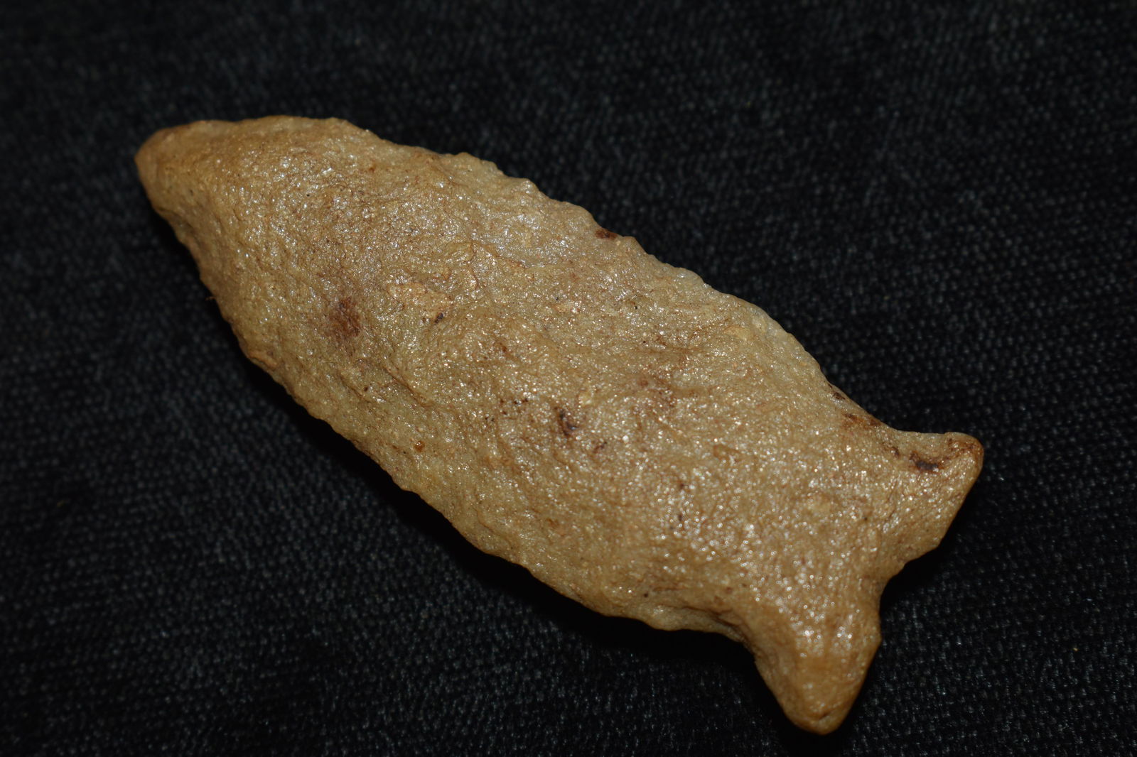2 3/8" Finely Made Quartzite Orient Arrowhead (1 of 5)
