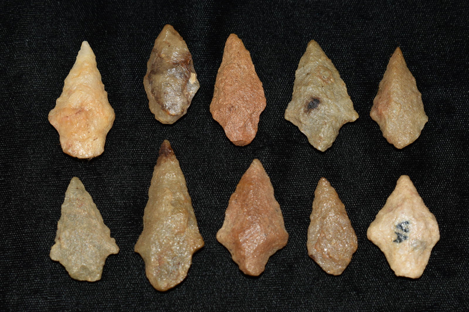 10 Quartzite Morrow Mountain Arrowheads (1 of 3)
