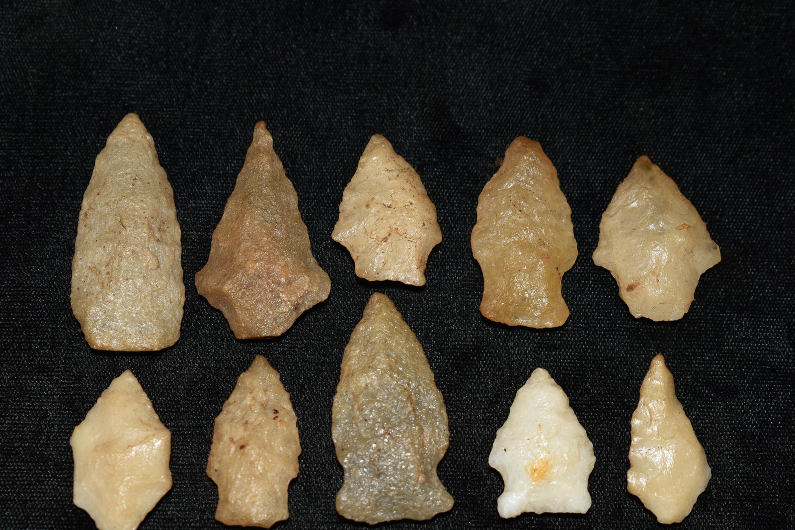 10 Quartzite Arrowheads from Virginia (1 of 3)