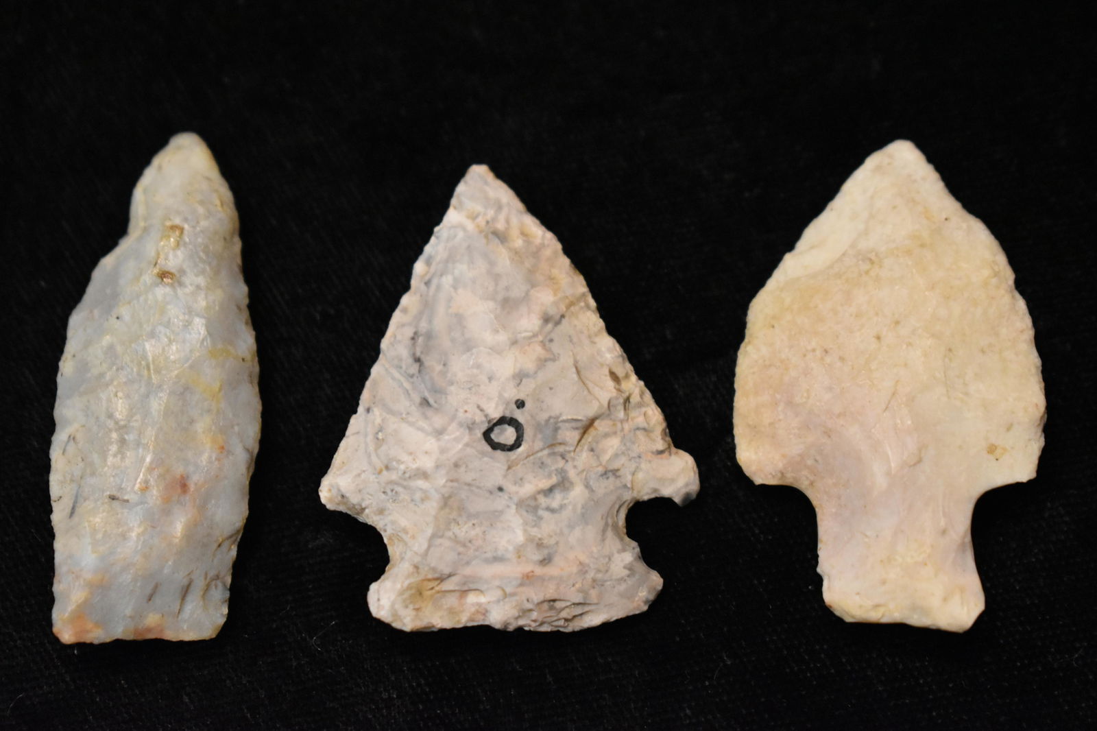 3 Arrowheads found in Fayette County, Illinois. (1 of 4)