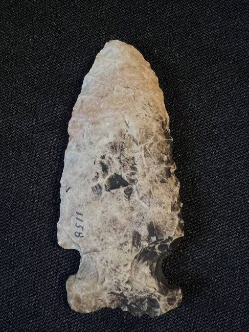 2 9/16" Hemphill Arrowhead Ex: Steve Manos collection Found by Jeremy Mooney in Jersey Co. Illinois. (1 of 4)