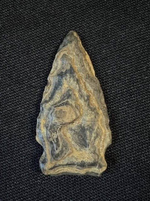 1 5/8" Tabular Chert Arrowhead (1 of 4)