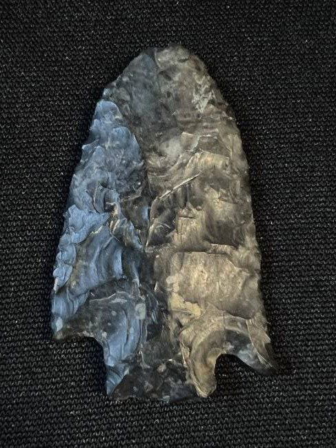 1 15/16" Smith Arrowhead 1 3/16" wide.  Probably found in Ohio from the source of the material that (1 of 4)
