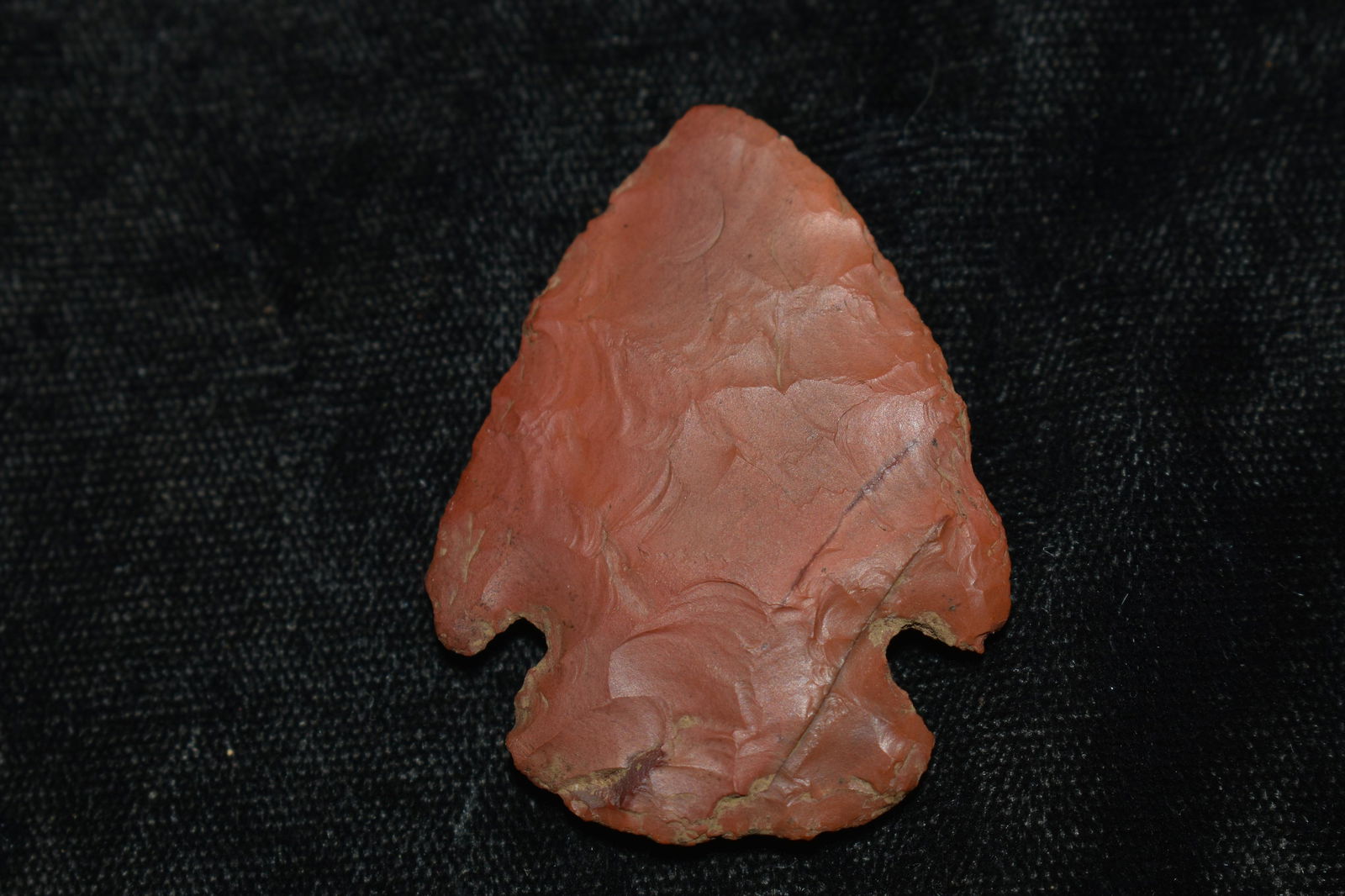 1 11/16" Crowlies Ridge Big Creek found in NE Arkansas Ex Steve Manos Collection: 1 11/16" Crowlies Ridge Big Creek found in NE Arkansas Ex Steve Manos Collection. Oustanding example made of a highly heat treated piece of crowlies ridge.