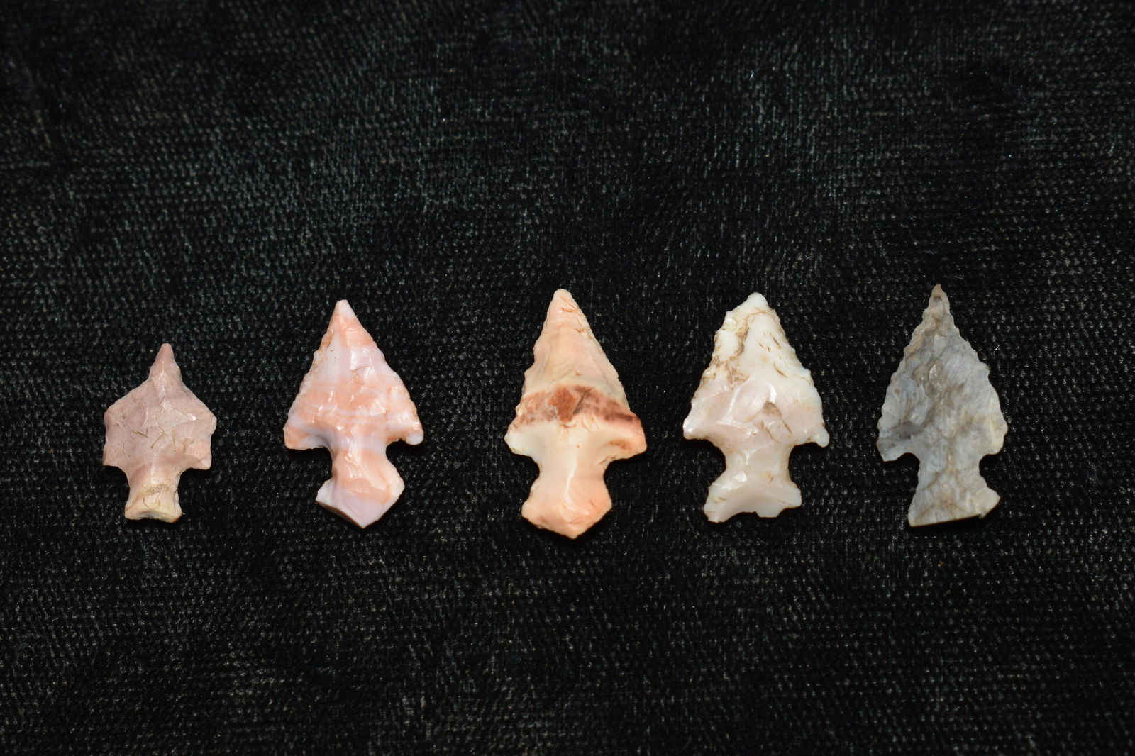 5 Birdpoints Found in Dent Co, Mo by members of the Hart Family (1 of 3)