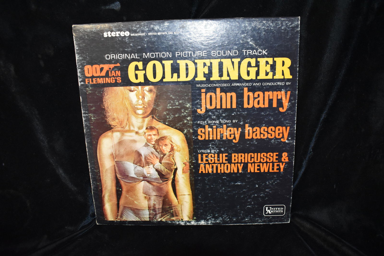 1964 Goldfinger - Movie Soundtrack James Bond 007 LP (1 of 4)